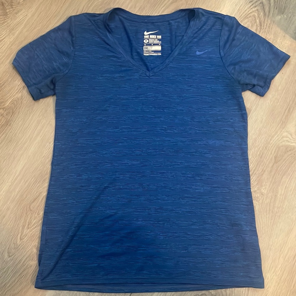 v neck nike tee